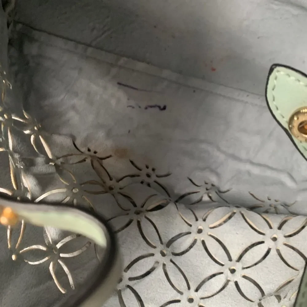 Coco + Carmen‎ Beautiful Laser Cut Mint Shoulder Bag Size M